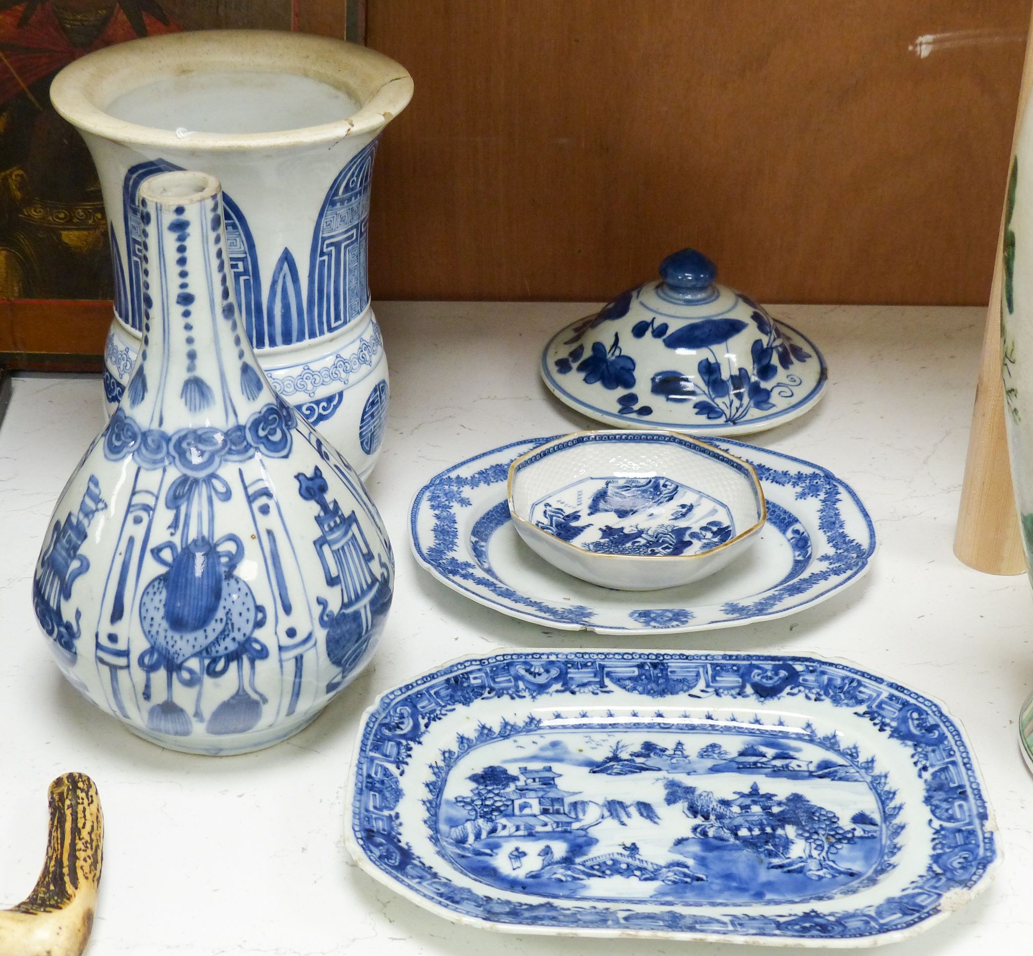 A study group of Chinese blue and white porcelain, 17th/18th century